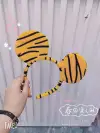 Tiger hair band, face wash makeup headband, Internet celebrity selfie hair clip Application Scenario
